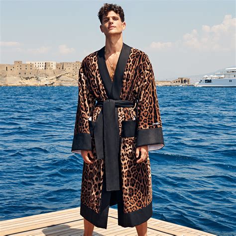 Lusso e stile in vacanza con il tessile bagno di Dolce&Gabbana .